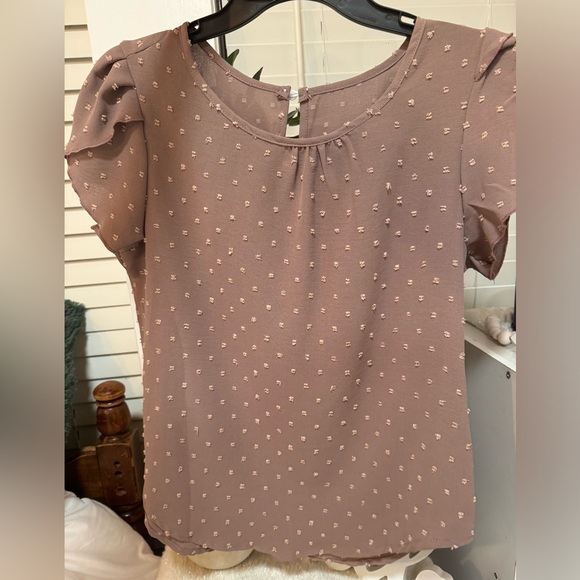 Mauve light summer flouncy top. Mini Swiss dot. Cute shirt - Picture 3 of 4